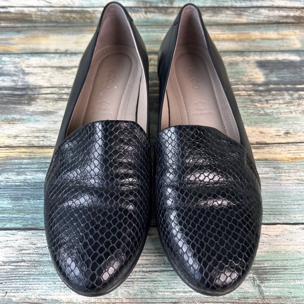 Ecco Womens Flat Shoe Size 5-5.5/36 Black Leather Loafer Snake Print Toe Slip On